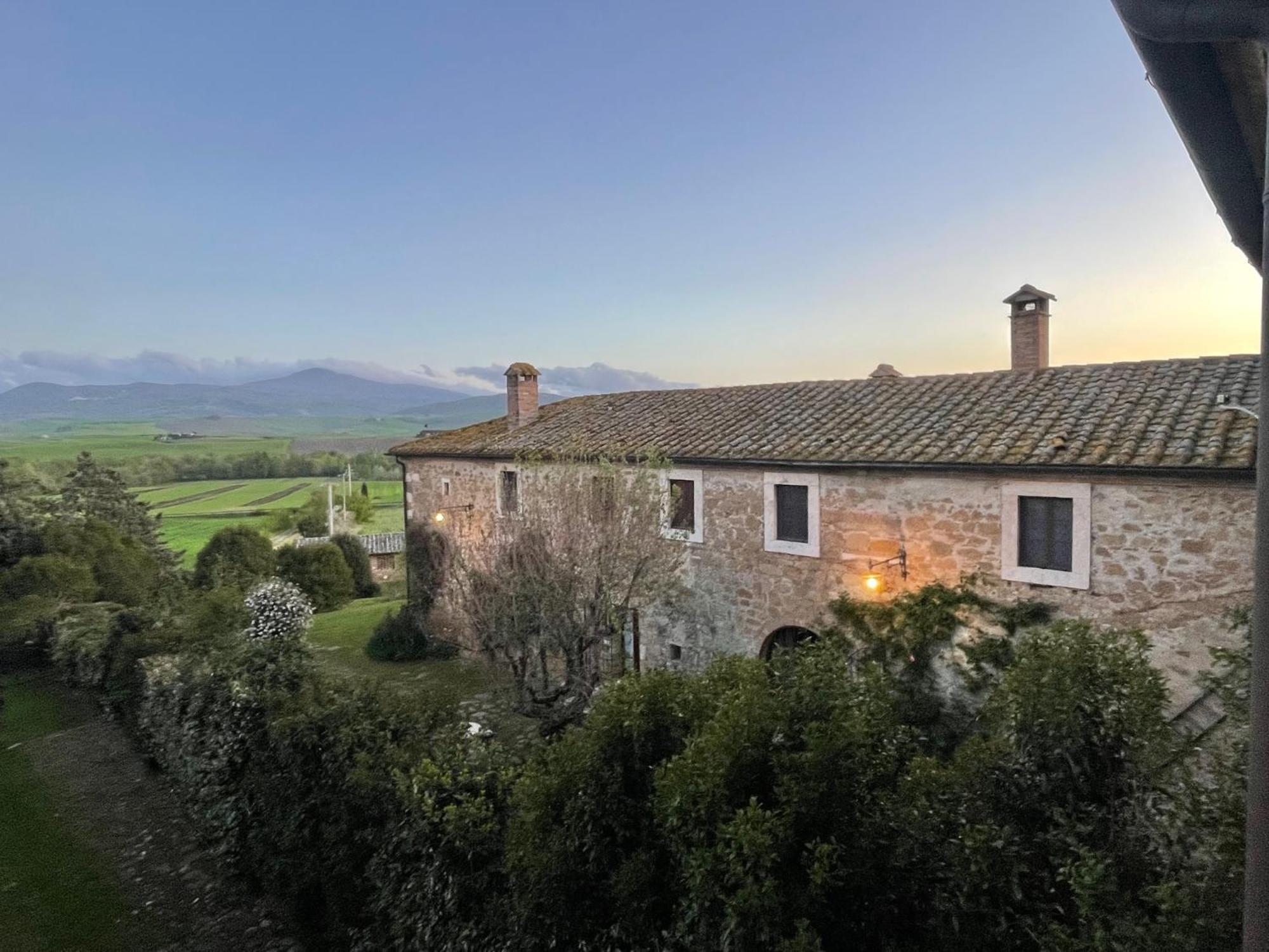 Agriturismo Le Sorbelle D'Orcia Con Piscina Pienza Eksteriør billede