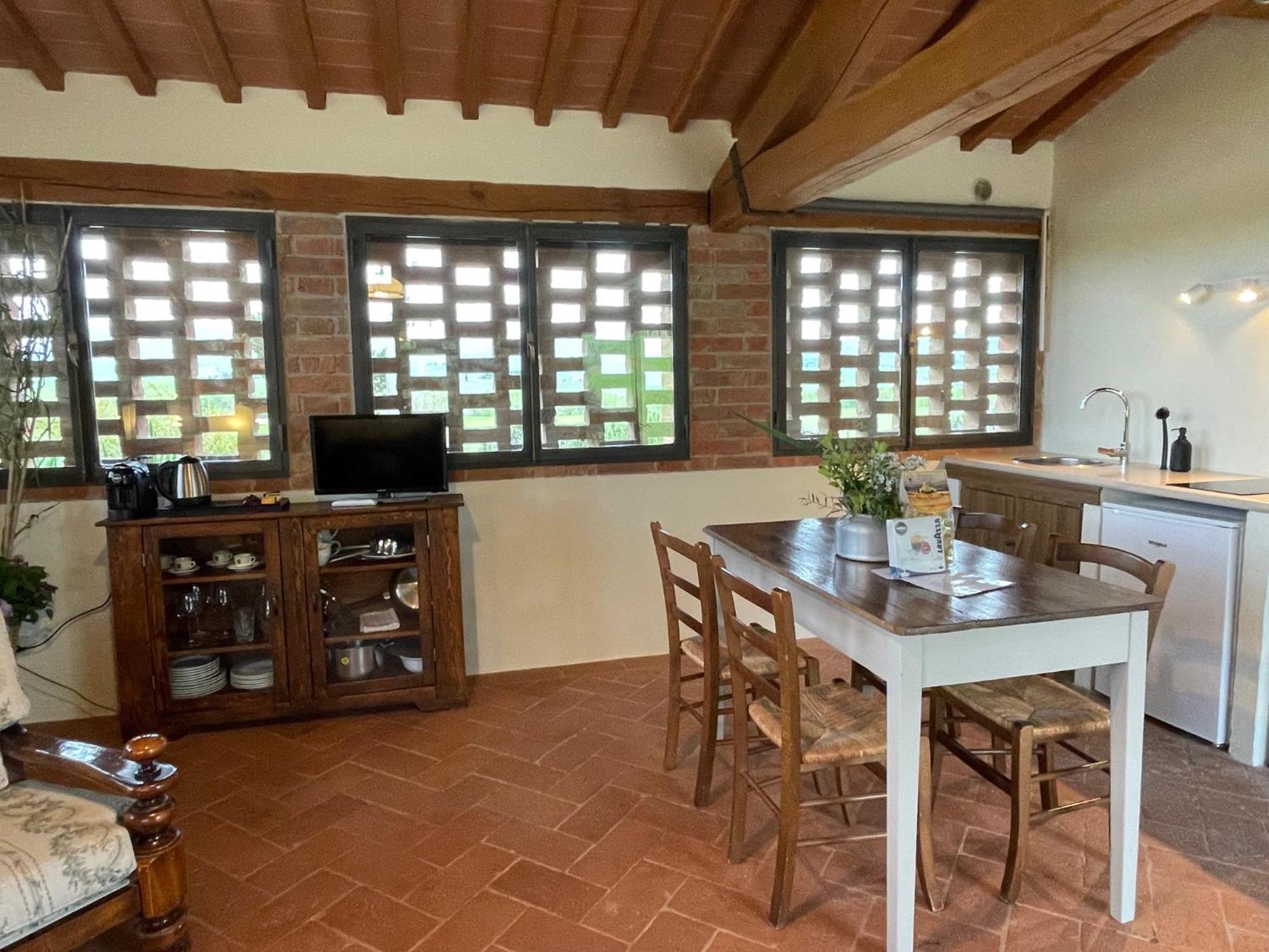 Agriturismo Le Sorbelle D'Orcia Con Piscina Pienza Eksteriør billede